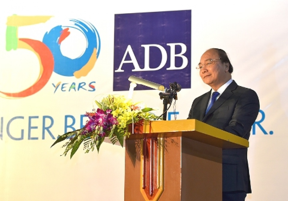 ADB: Kinh tế Việt Nam vẫn đứng vững trước COVID-19