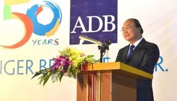 ADB: Kinh tế Việt Nam vẫn đứng vững trước COVID-19