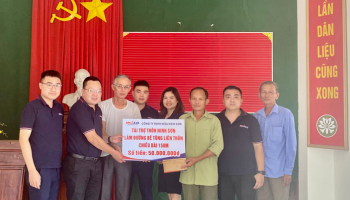 CÔNG TY TNHH MIZA NGHI SƠN TRAO TÀI TRỢ THÔN NINH SƠN LÀM ĐƯỜNG BÊ TÔNG CHIỀU DÀI 150M VỚI SỐ TIỀN 50.000.000Đ.